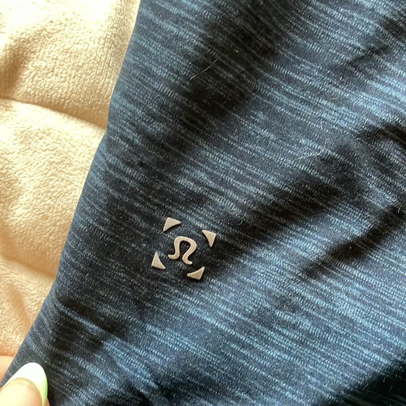 Mens lululemon shorts. - Picture 3 of 4